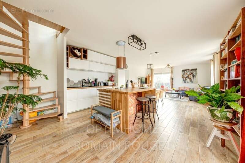 CHATOU HAUT - Maison 4 CH + Dépendance - photo 2