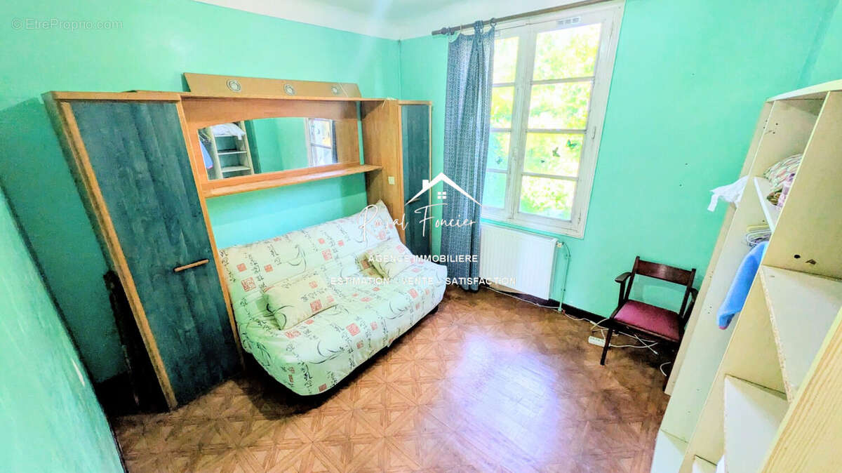 Chambre 2 - Maison à BOSSAY-SUR-CLAISE