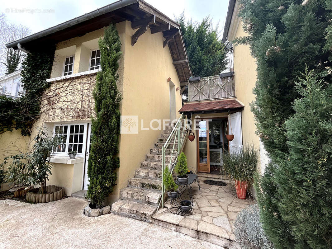 Maison à HARDRICOURT