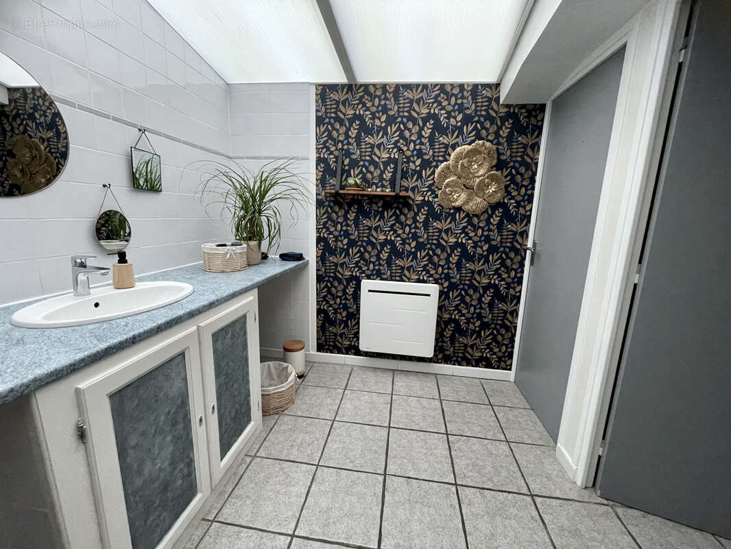 Commerce à MONTREUIL-BELLAY