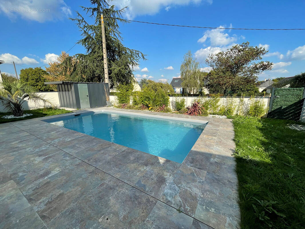 Maison à MONTREUIL-JUIGNE