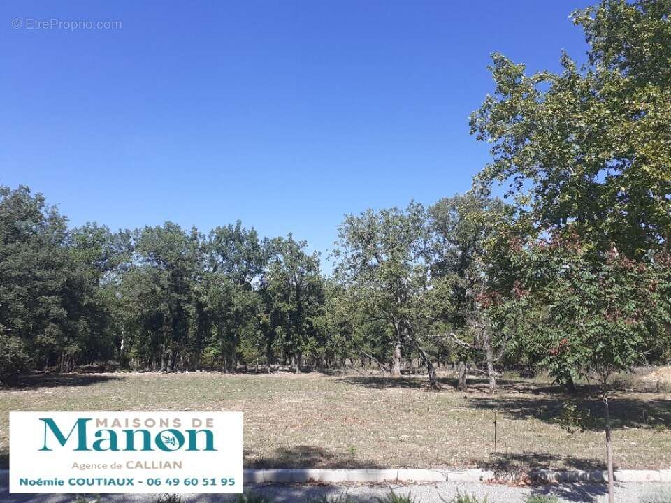 Terrain à TOURRETTES