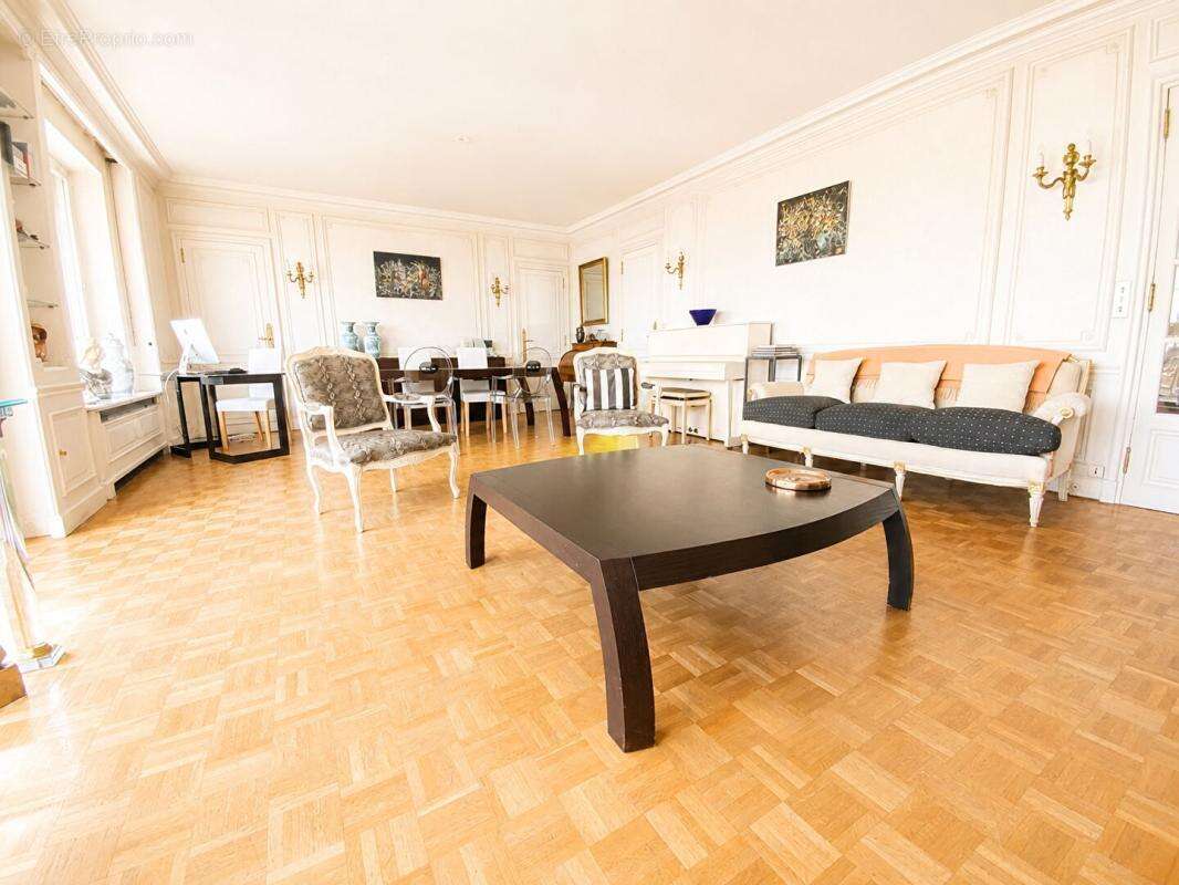 Appartement à PARIS-12E