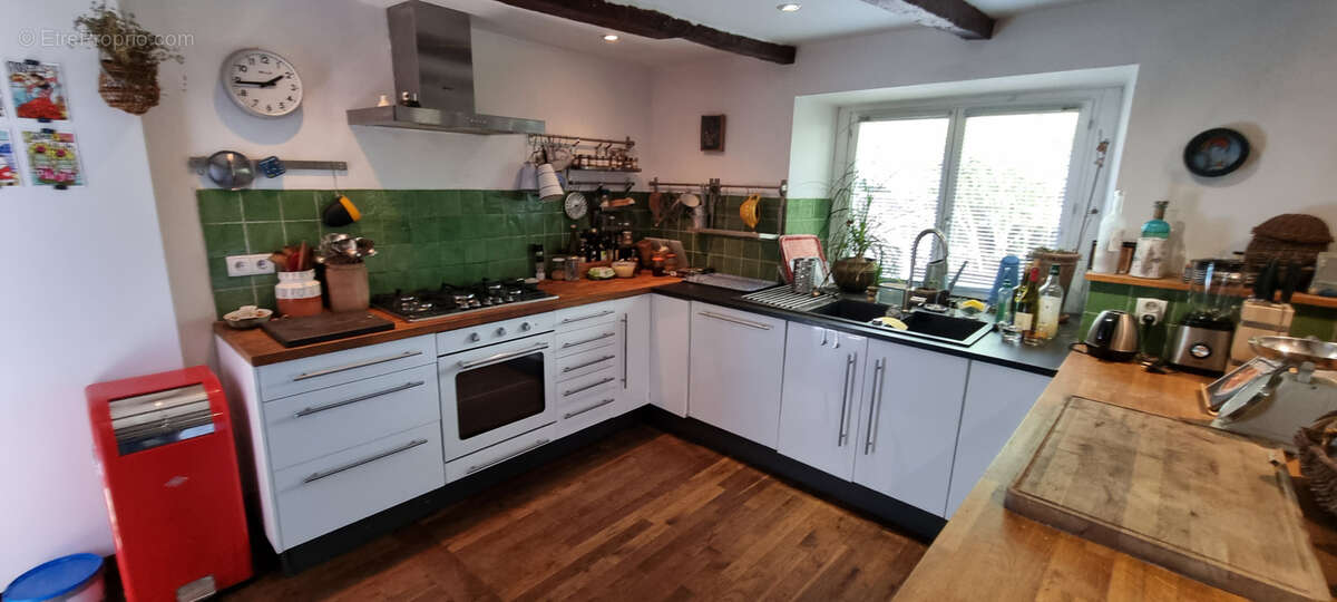 Maison à LACROIX-BARREZ