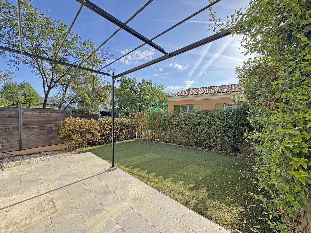 Maison à ROQUEFORT-LES-PINS