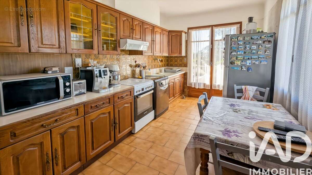 Photo 2 - Maison à ROQUEMAURE