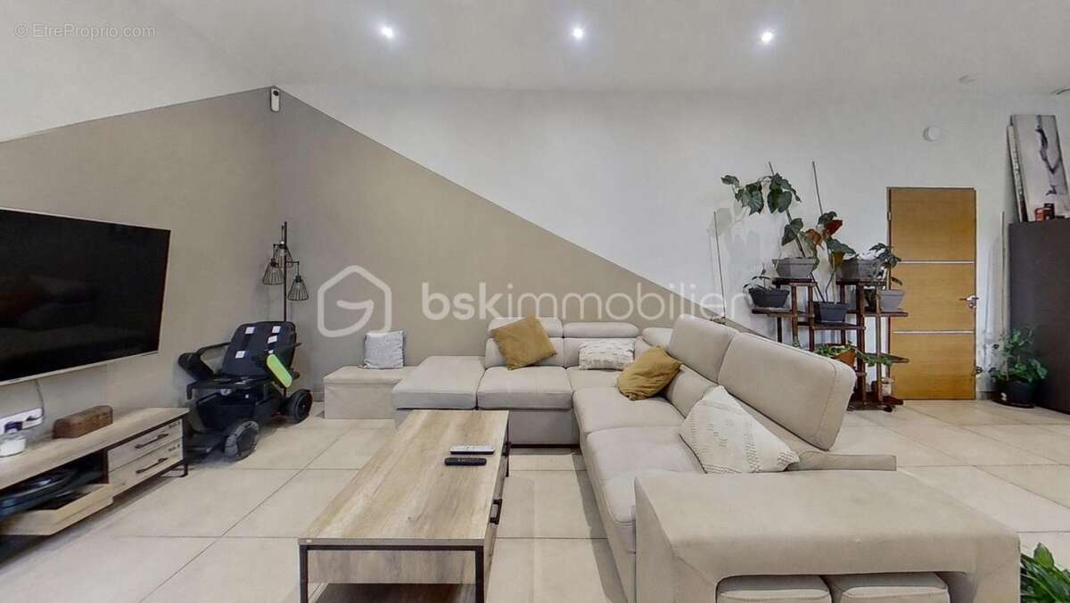 À VENDRE – Maison contemporaine de plain-pied avec panneaux photovoltaïques – Montélimar - photo 2