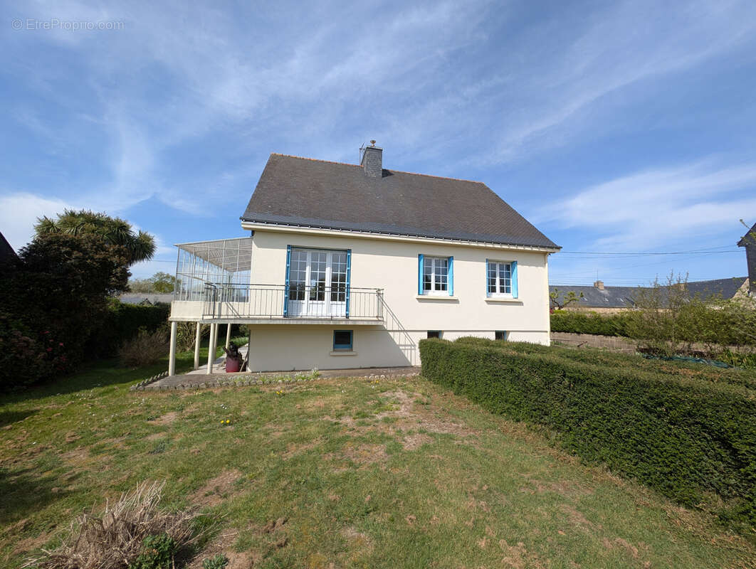 Maison à CLEGUER