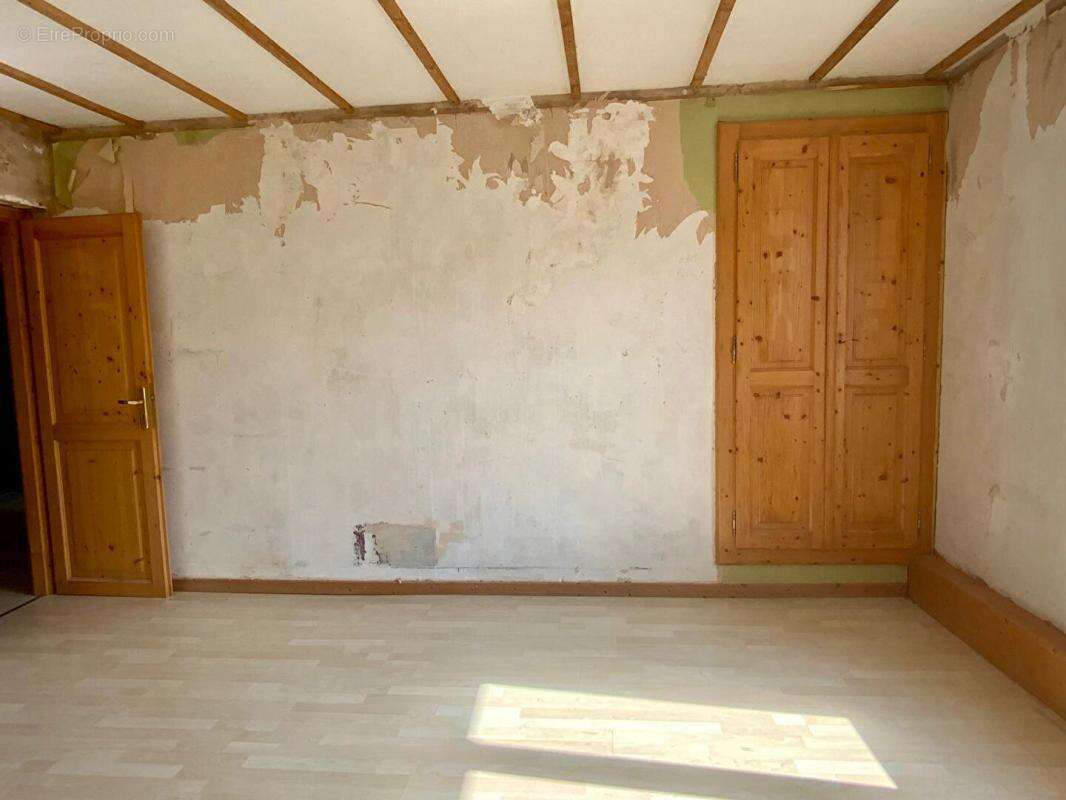 Maison à CONTREXEVILLE