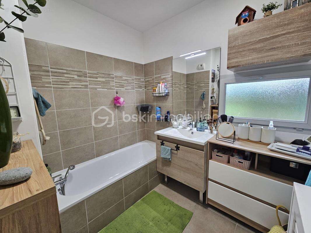 Appartement à LE MUY