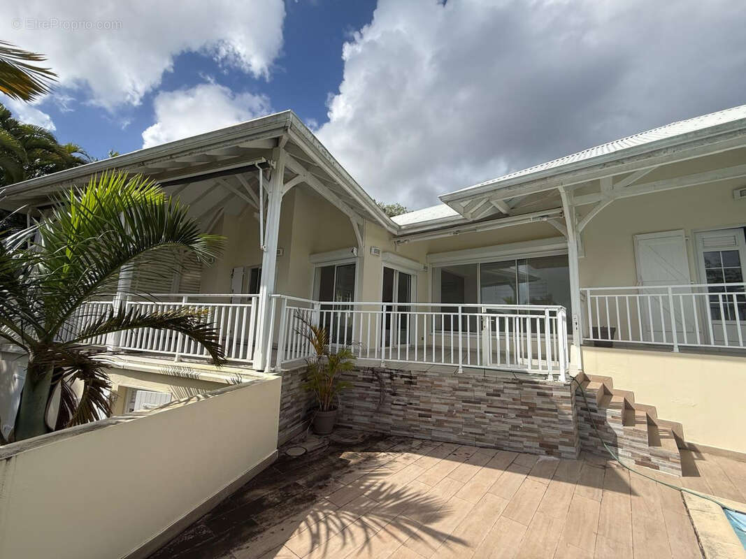 Maison à LES TROIS-ILETS