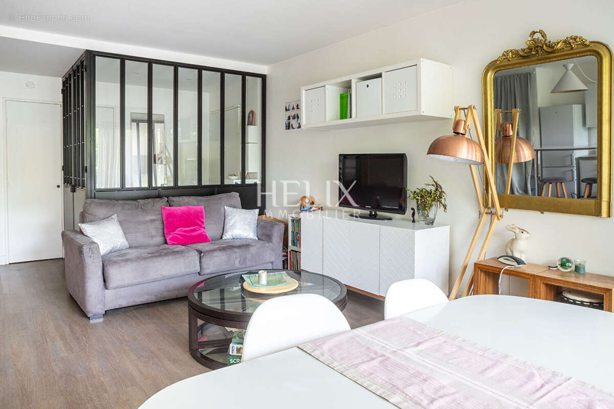 Appartement à LE MESNIL-LE-ROI