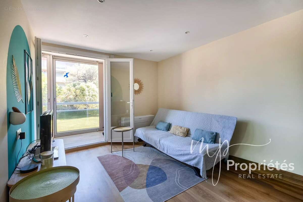 Appartement à BORMES-LES-MIMOSAS