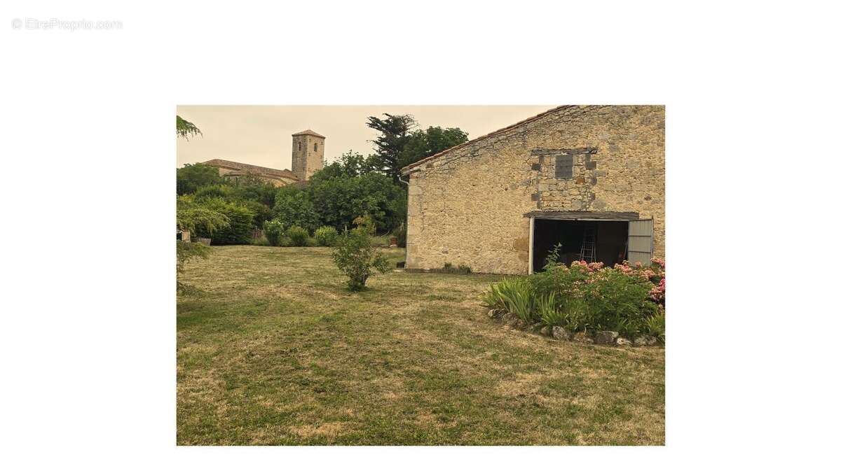 Maison à SAINTE-MERE