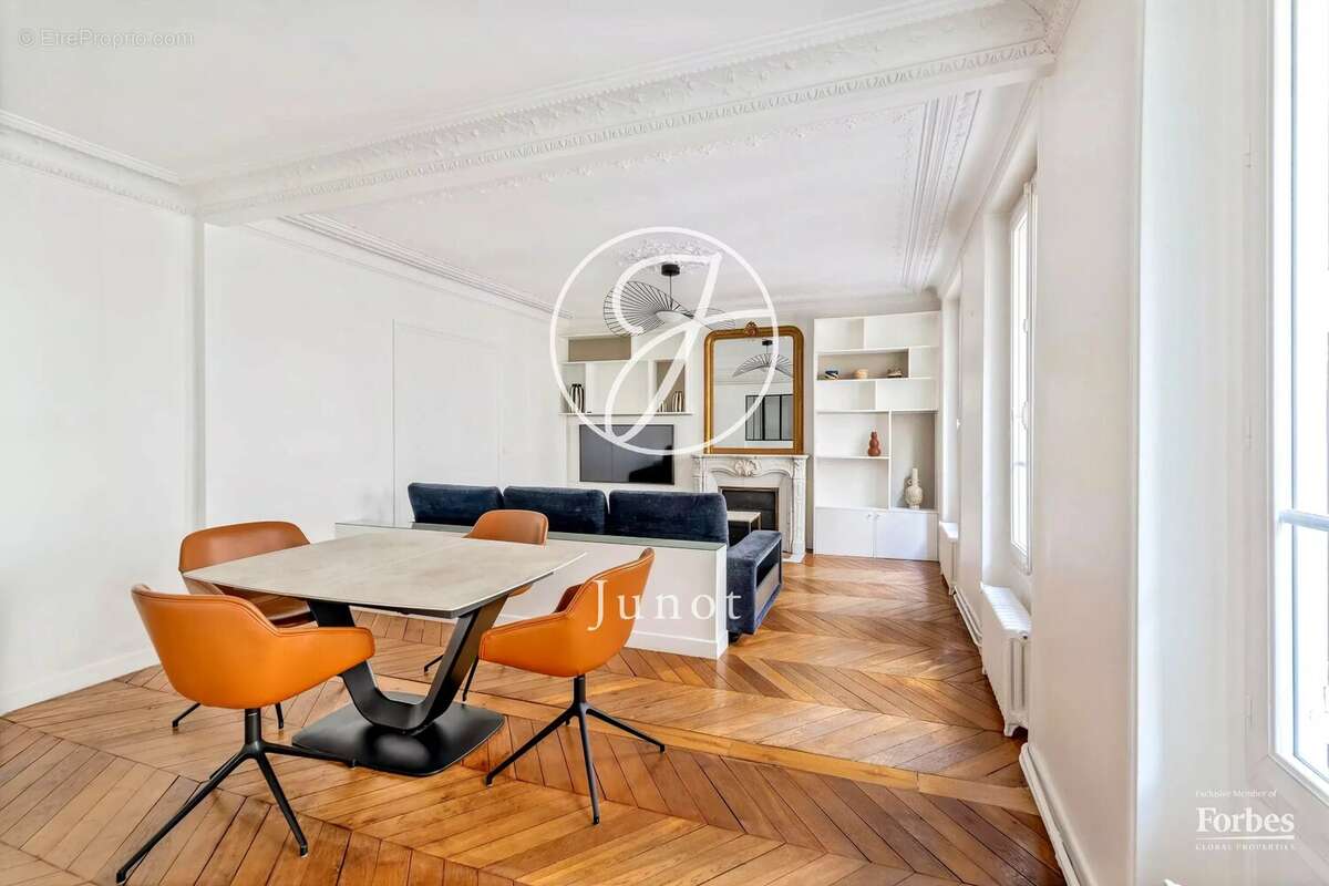 Appartement à PARIS-17E