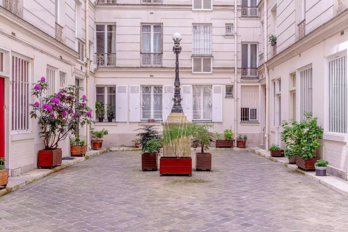 Appartement à PARIS-17E