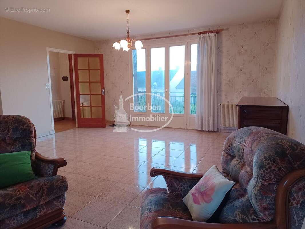 n°2 - Maison à GUEUGNON