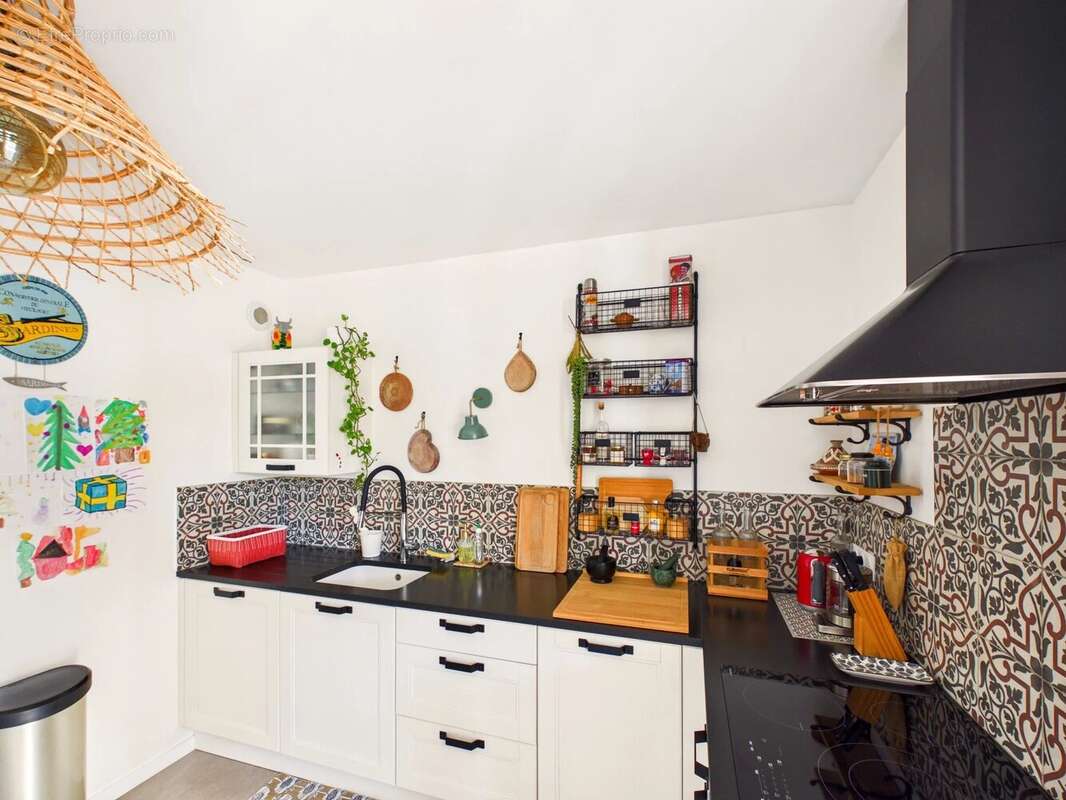 Appartement parfaitement rénové en rez de jardin avec terrasse et garage à Aix-en-Provence - photo 9
