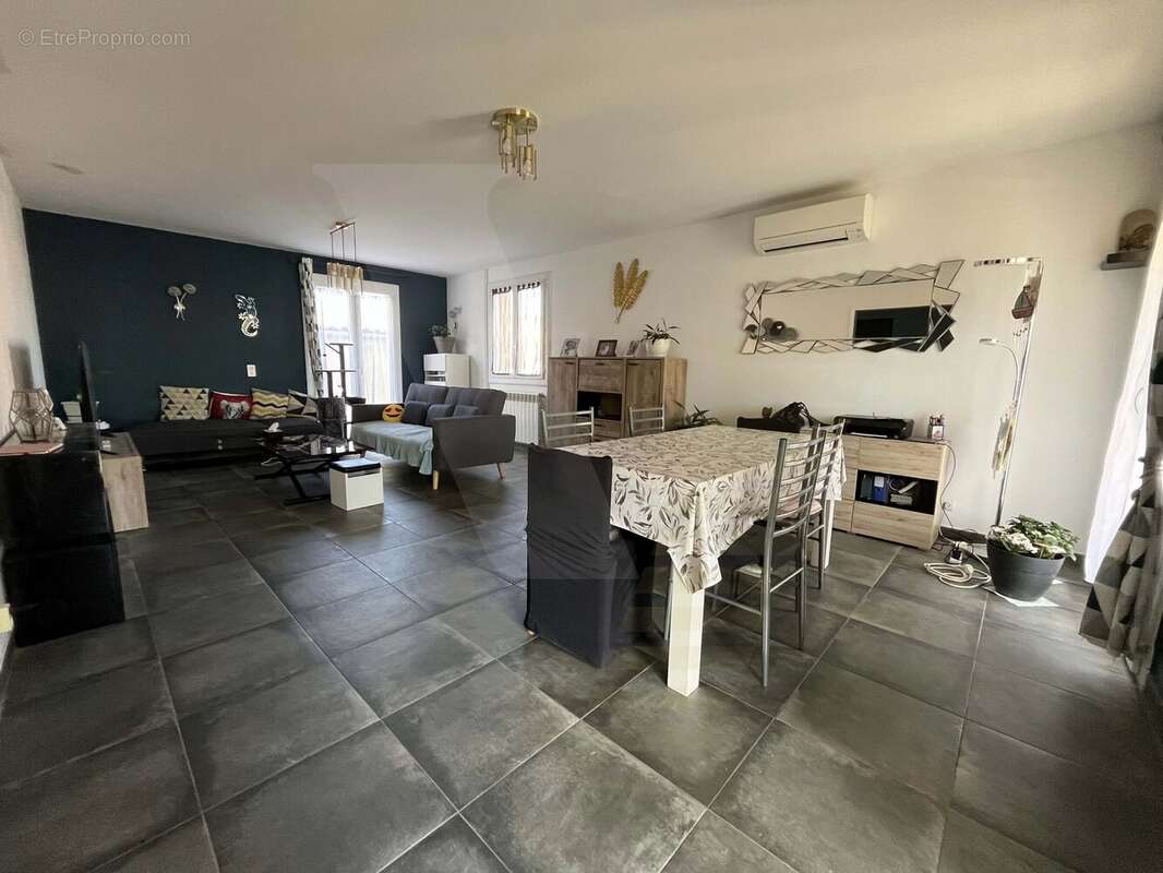 Maison à LIGNAN-SUR-ORB