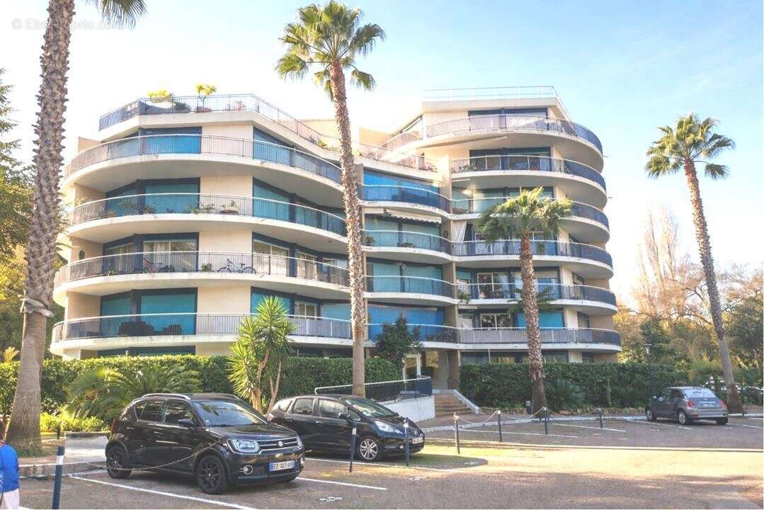 Appartement à MANDELIEU-LA-NAPOULE