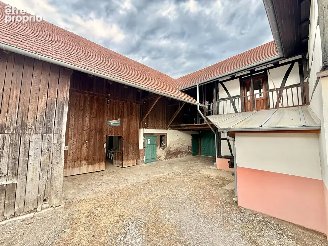 Jolie maison - secteur calme - gros potentiel - photo 2