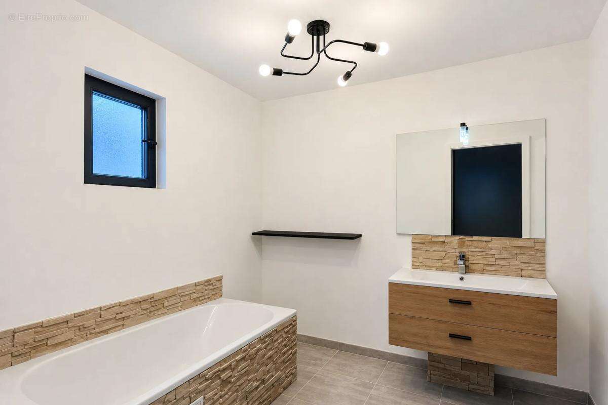 MAISON 2020, comme neuve, 124 m² à RUGLES - photo 17