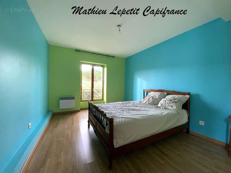 Dpt Dordogne (24), à vendre proche de SAVIGNAC LES EGLISES maison P7  138 M² sur terrain 460 M² - photo 5