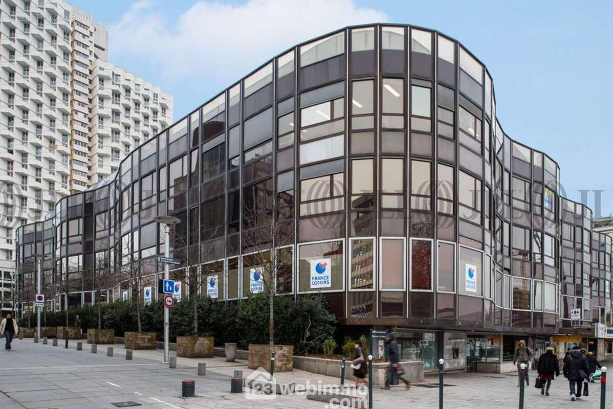 Centre Commercial les 3 soleils porte sud
