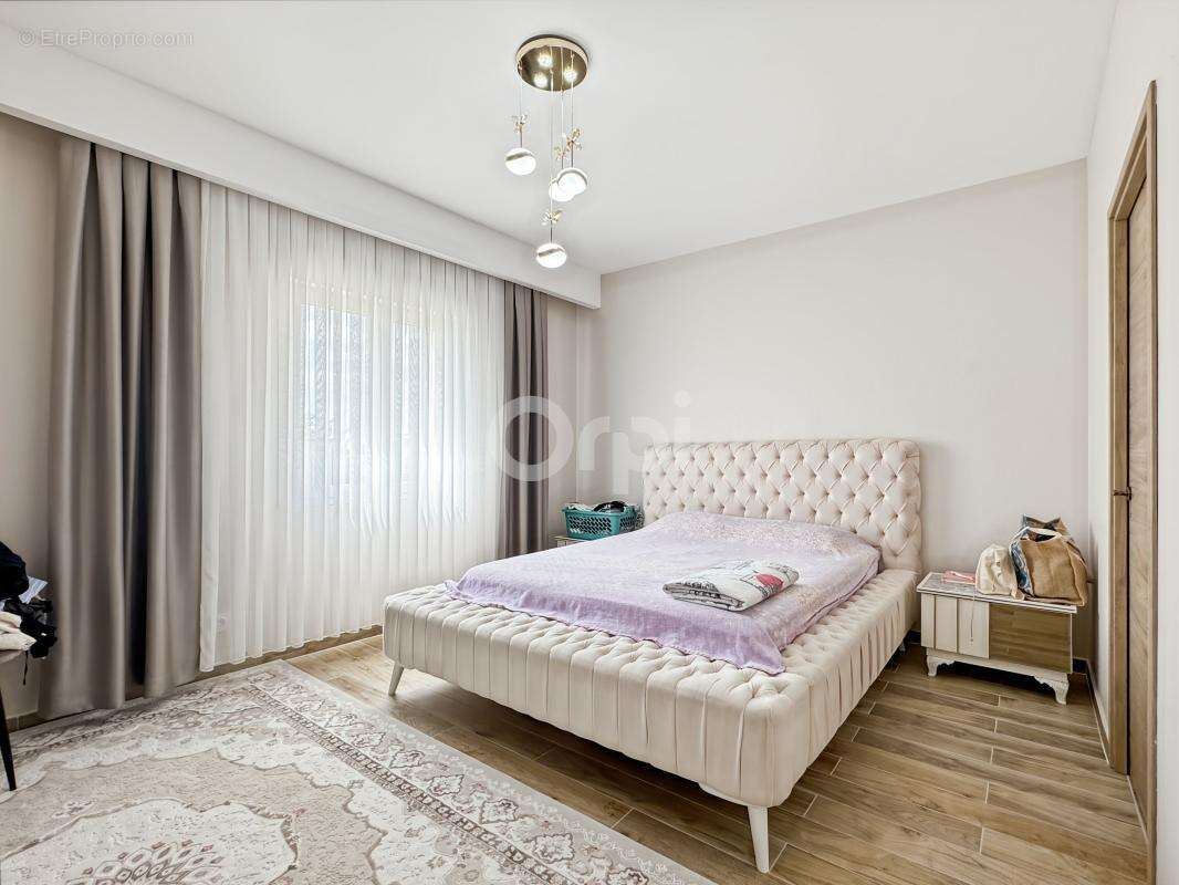 Maison 6 pièces de 198 m² - photo 9