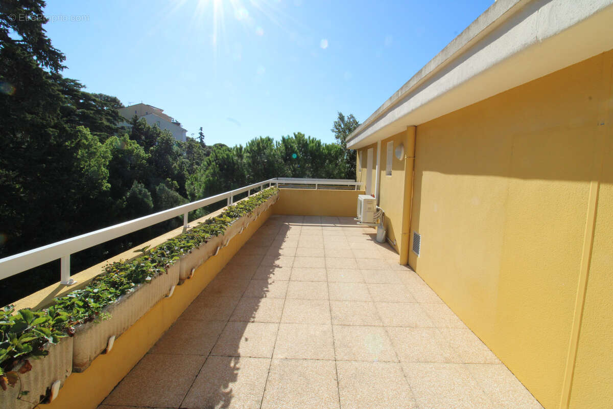 Appartement à HYERES