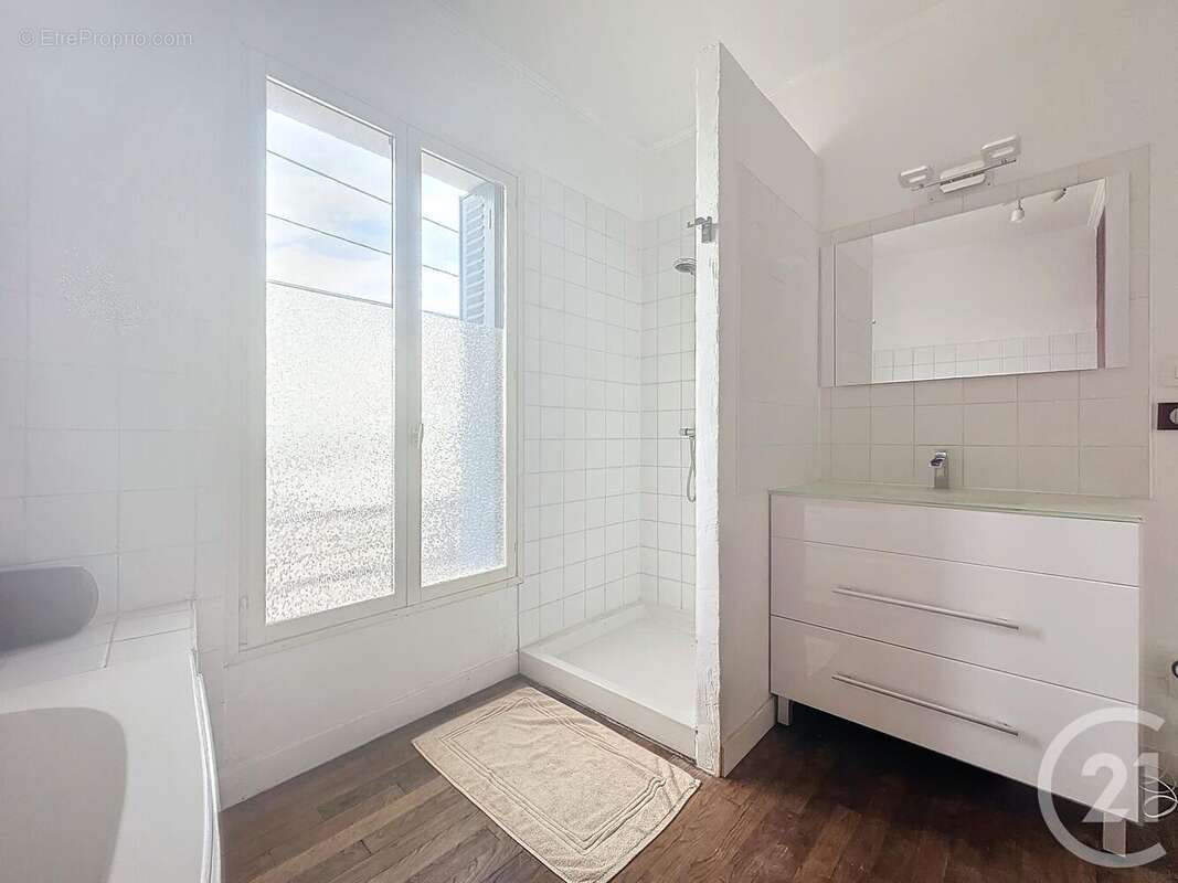 Maison à PONT-SUR-YONNE