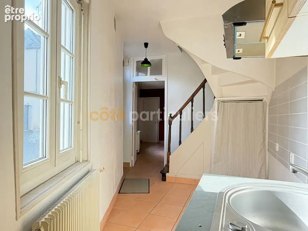 A VENDRE- LAVAL - Maison 2 Chambres - photo 4