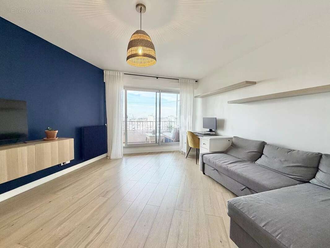 Appartement à COURBEVOIE