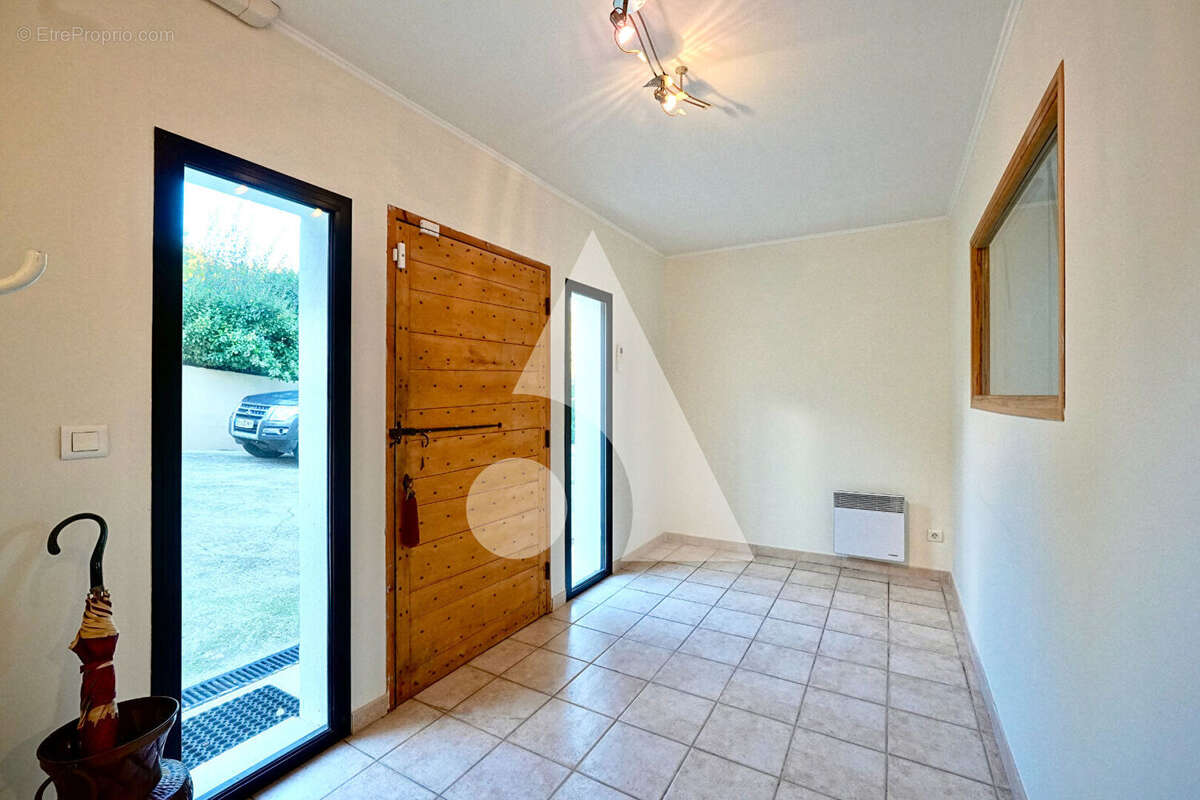 Maison à CHATEAUNEUF-LE-ROUGE