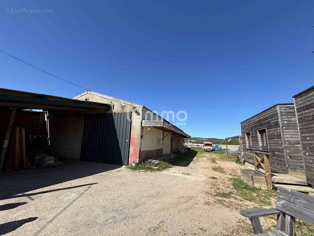 hangar et locaux commerciaux vide - photo 9