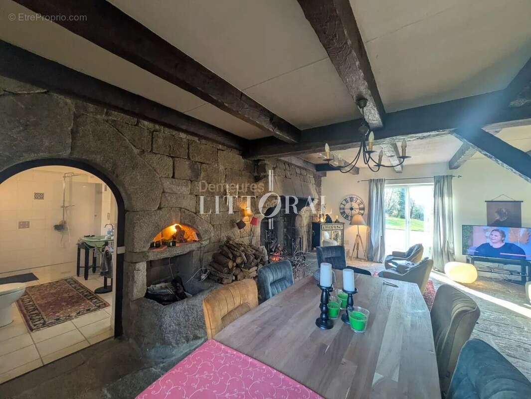 Maison à LOGONNA-DAOULAS