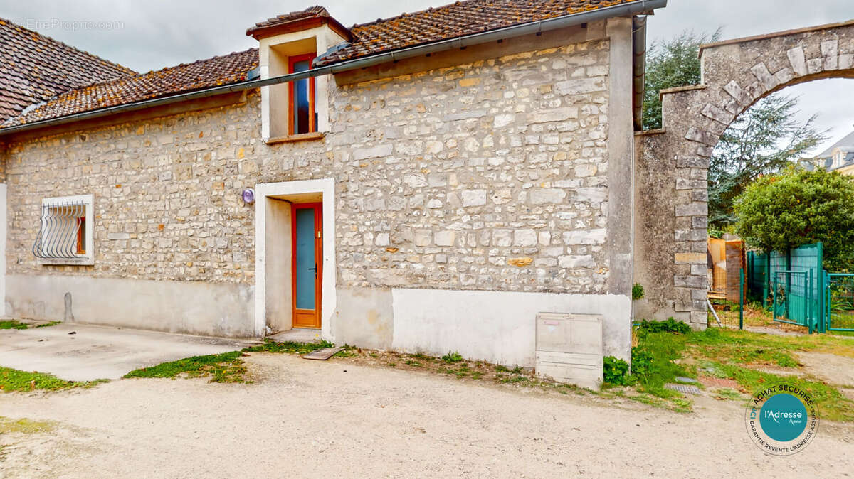 Maison à VAYRES-SUR-ESSONNE