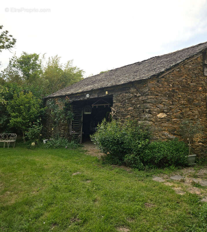 Maison à LA SALVETAT-PEYRALES