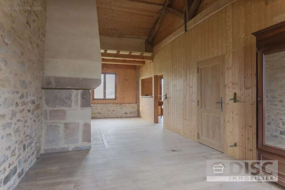 Maison à SAINT-MICHEL-DE-VAX