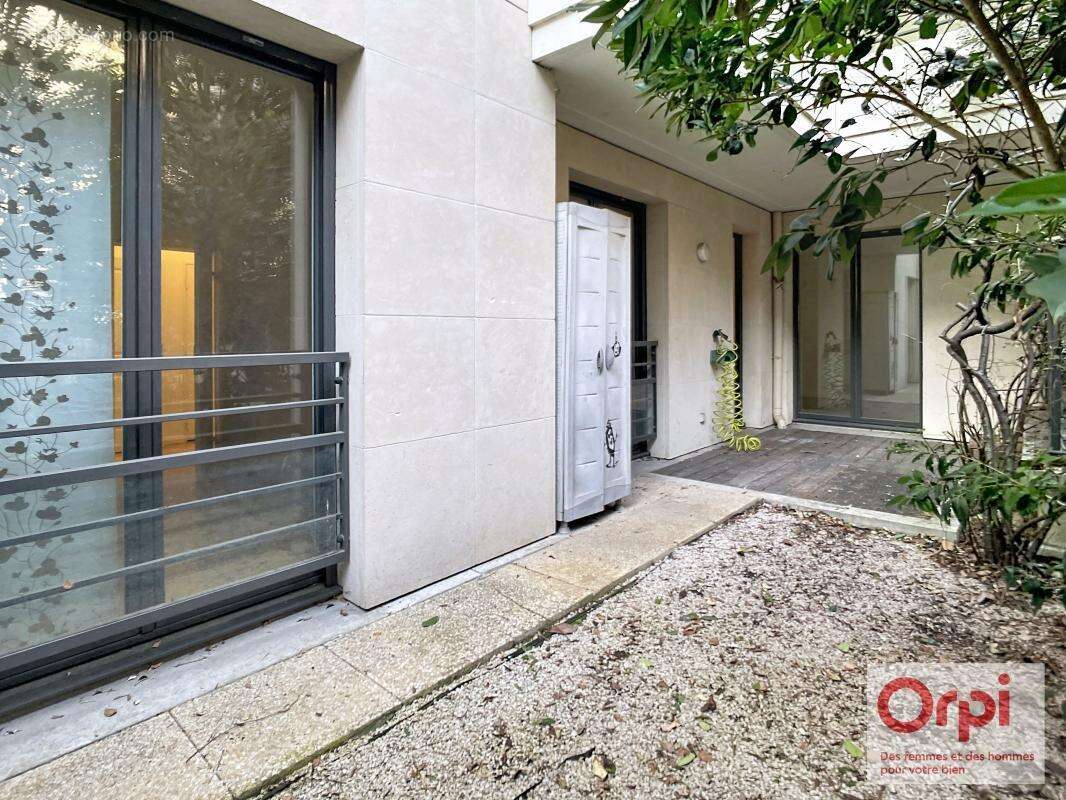 Appartement à ISSY-LES-MOULINEAUX