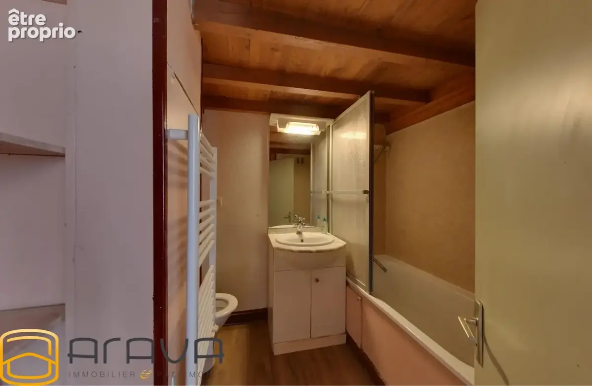 SALLE DE BAIN RDC GAUCHE