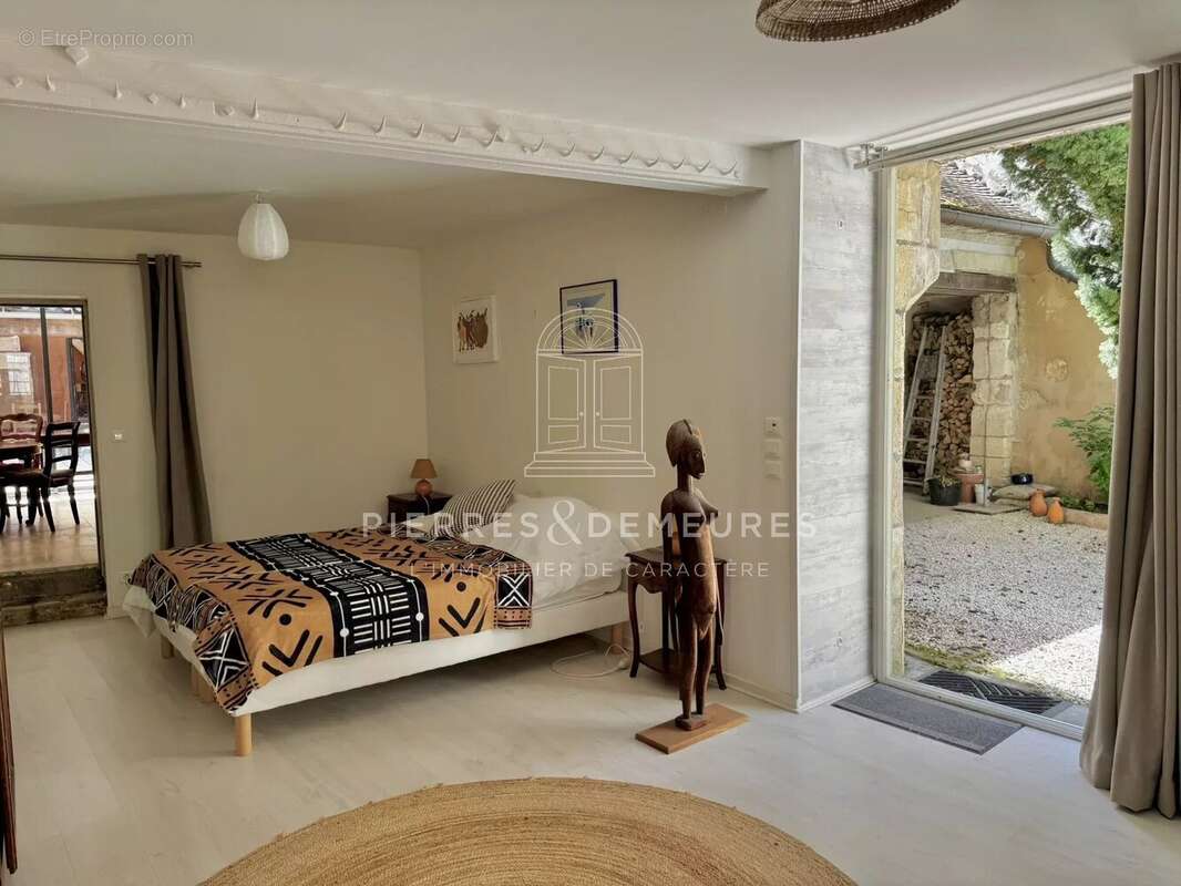 Maison de charme du XVIIe siècle avec 4 suites et bain nordique à La Charité-sur-Loire - photo 11