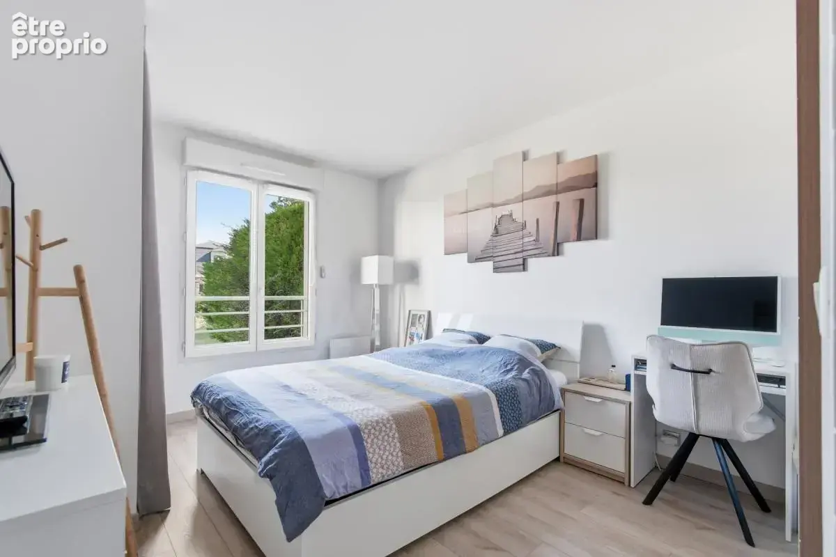 Tres beau rez-de-jardin de 5 pieces a saint-cyr-l'ecole avec double box et cave - photo 6