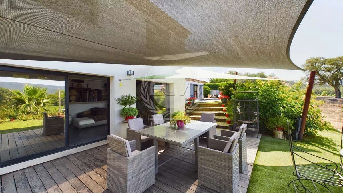 Maison à PLAN-DE-LA-TOUR