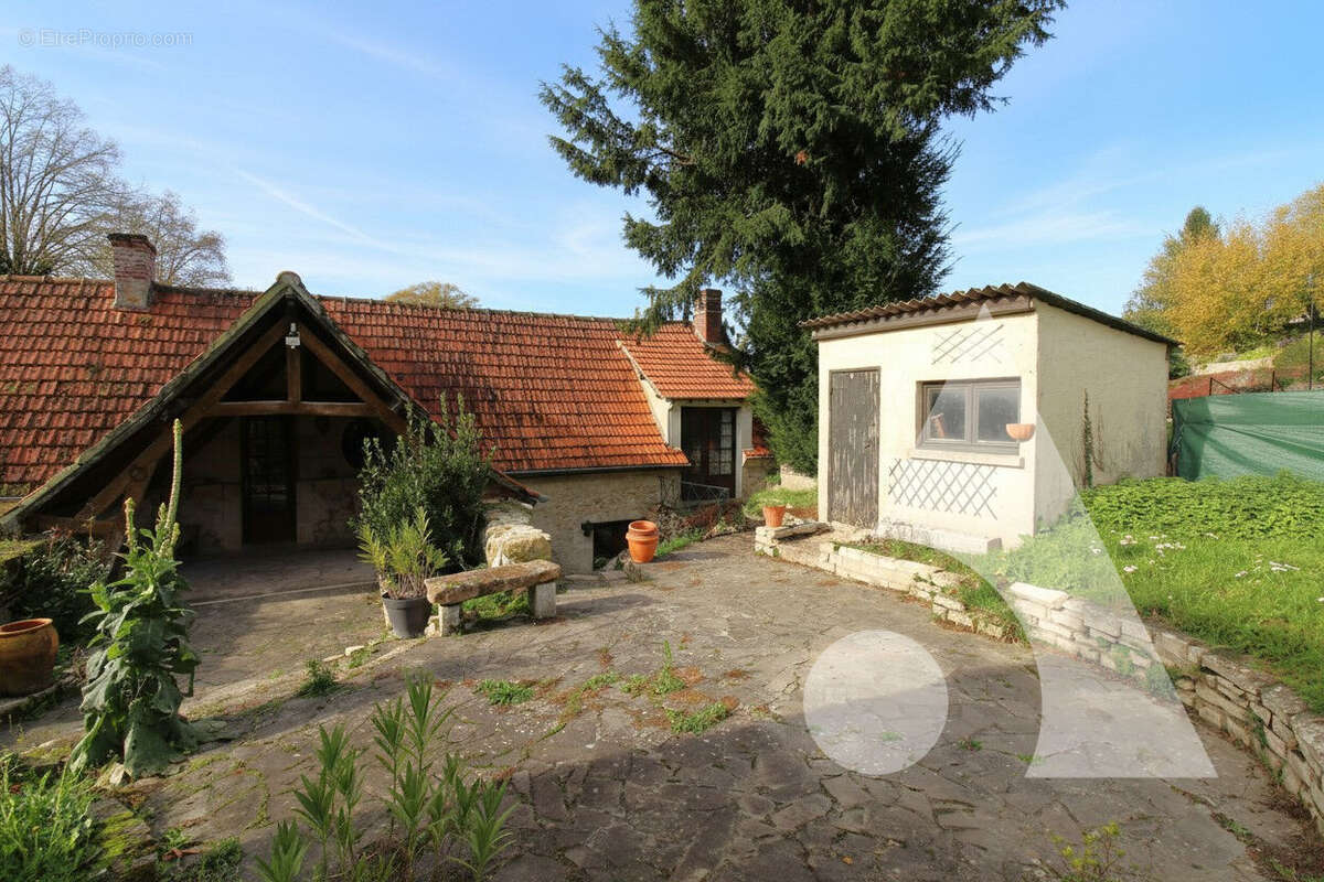 Maison à CUISE-LA-MOTTE