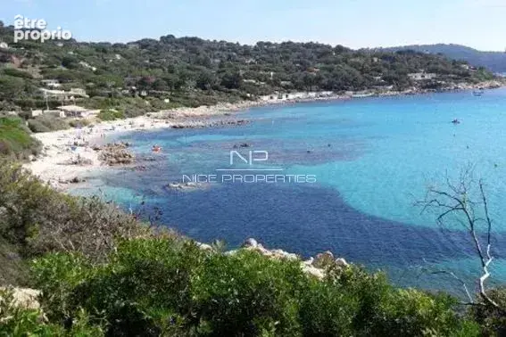 Villa à Ramatuelle, dans un domaine privé et à seulement 300 mètres de la plage. - photo 4