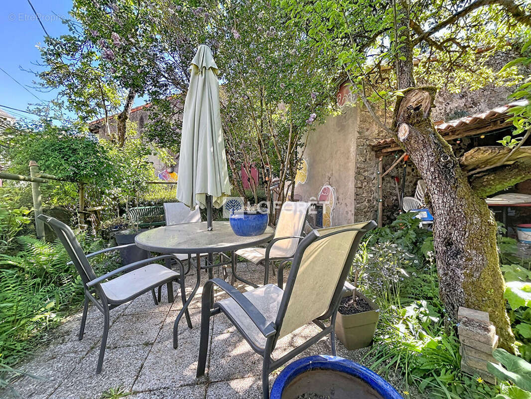 Maison à PARTHENAY