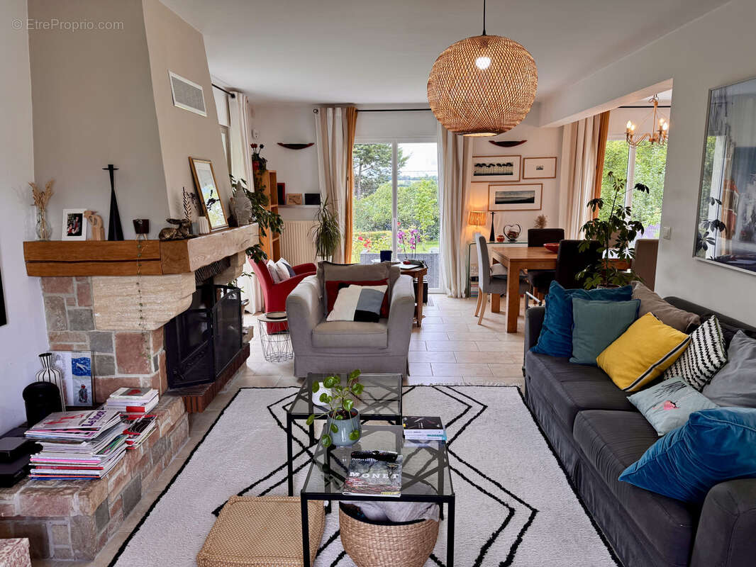 VERS-SUR-SELLE - Pavillon 185m2 7Chbs - Jardin - SS Complet - photo 5