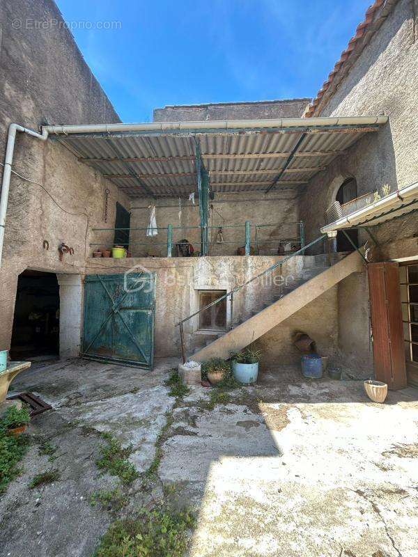 Authentique maison de village avec terrasse, jardin et garage - photo 2