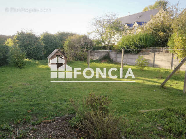 Terrain à CHARTRES-DE-BRETAGNE